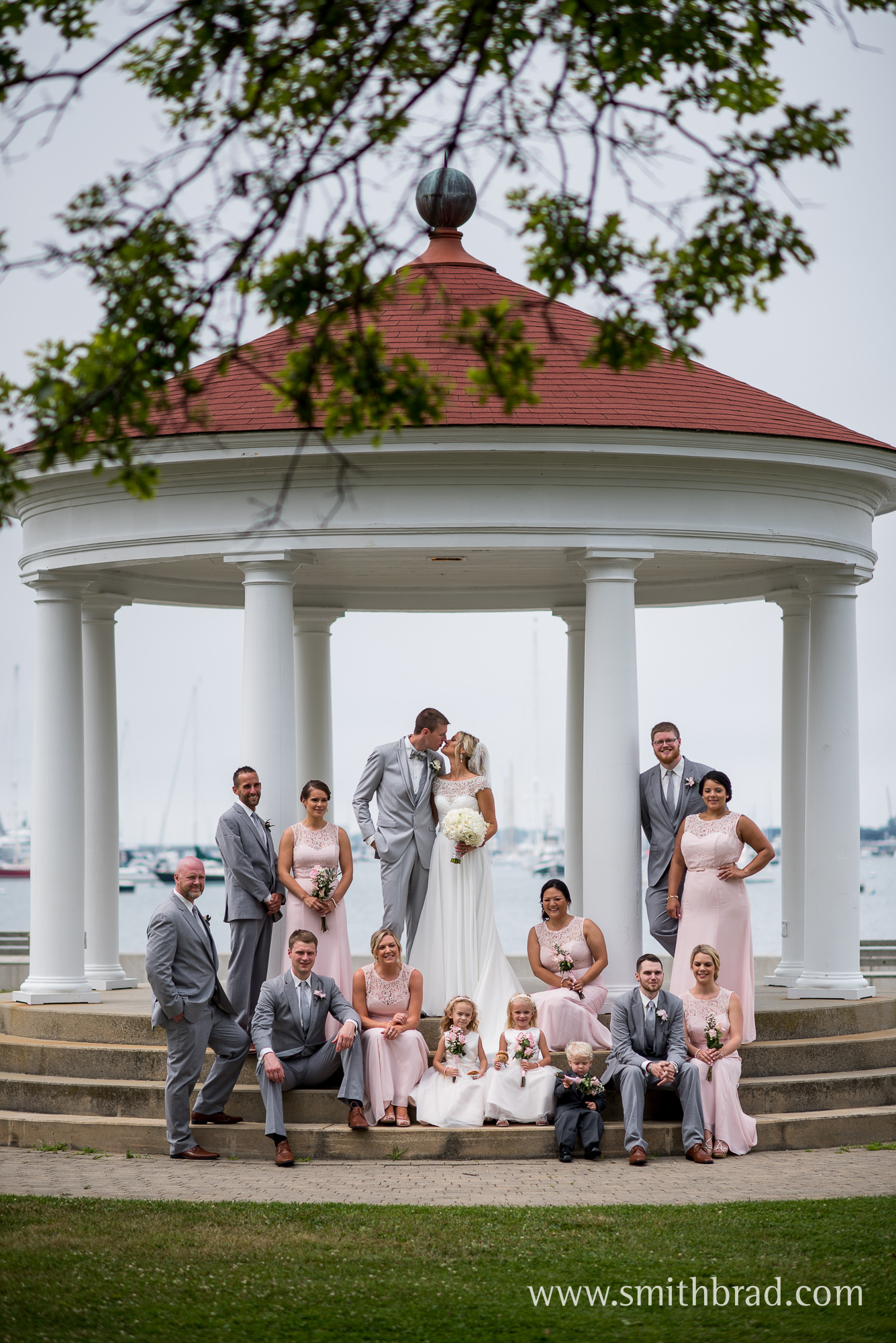 Newport_Wedding_Rhode_Island_Photographer_Ocean_Cliff-10